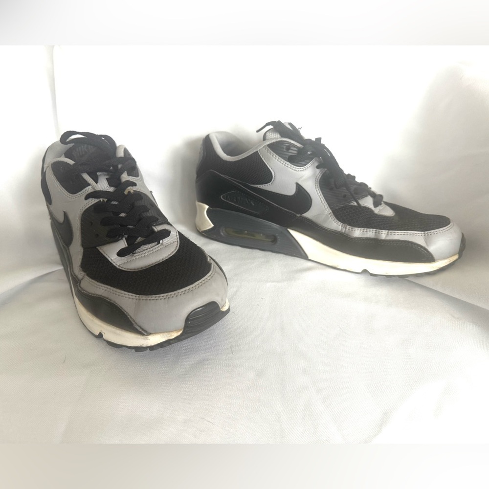 Nike Air Max Men’s Sneakers Shoes sz 11